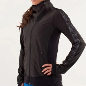 Lululemon Black Run Draft Dodger Zip Up Jacket Rulu Softshell Lace Detail